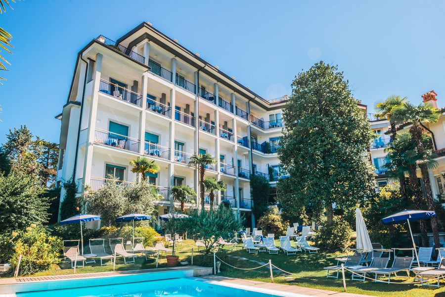 La piscina dell'Hotel Royal a Stresa sul Lago Maggiore
